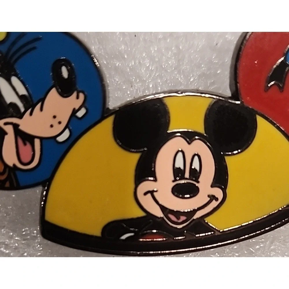 Disney pin as